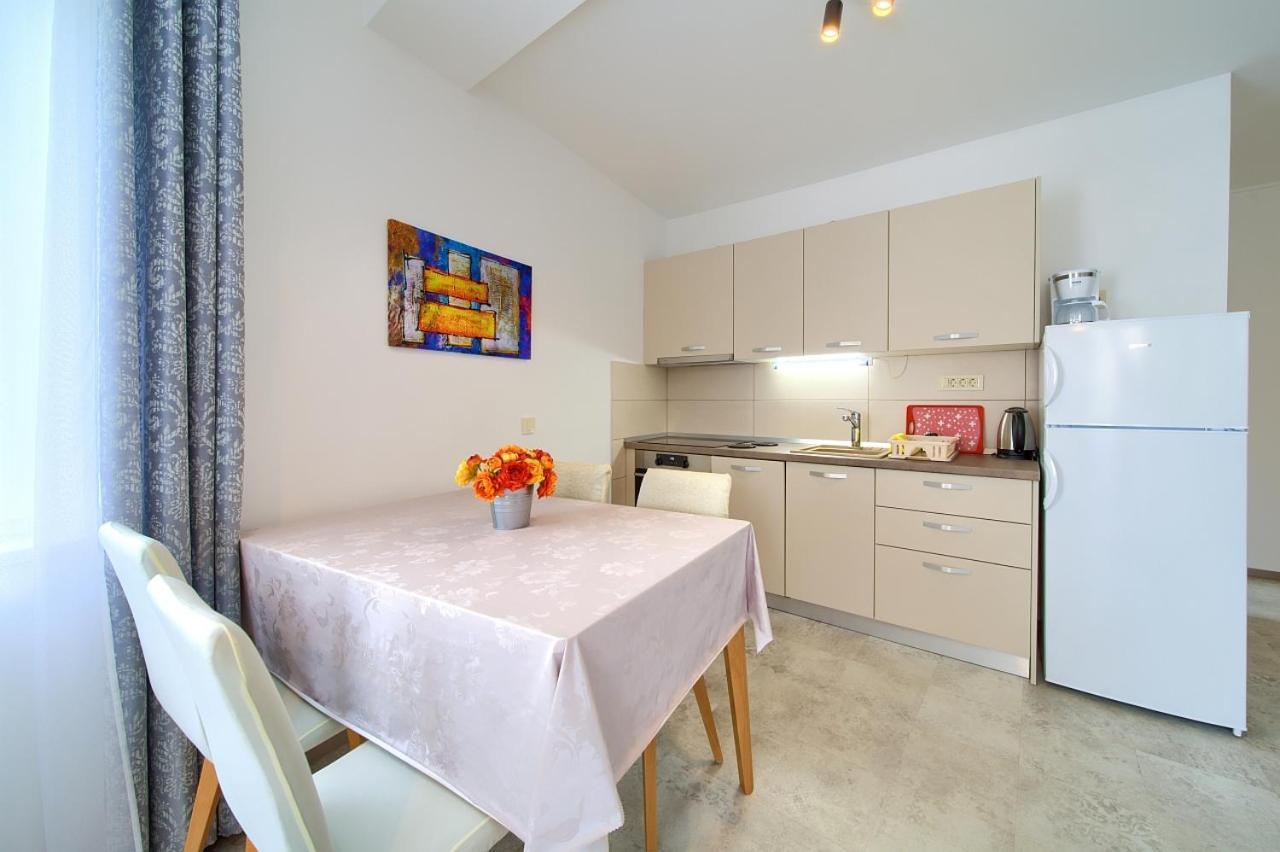 Apartmani Dal Malinska Exterior foto