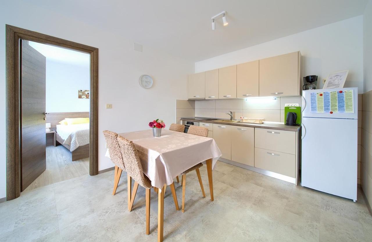 Apartmani Dal Malinska Exterior foto
