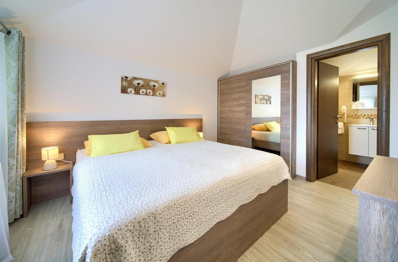 Apartmani Dal Malinska Exterior foto